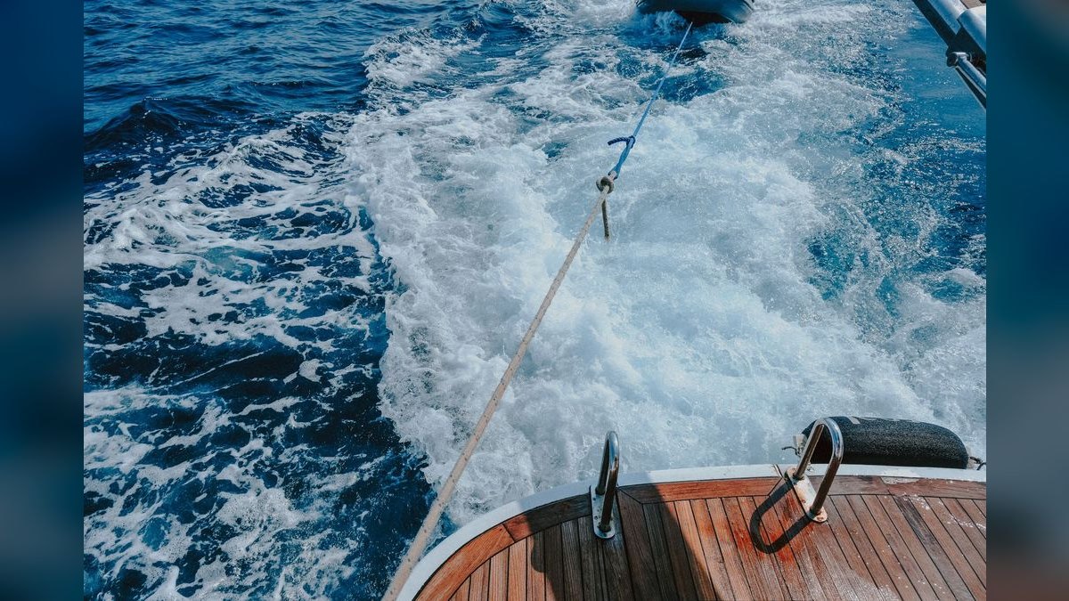 Top 10 Best Deck Boat Brands 2027 — figure 2