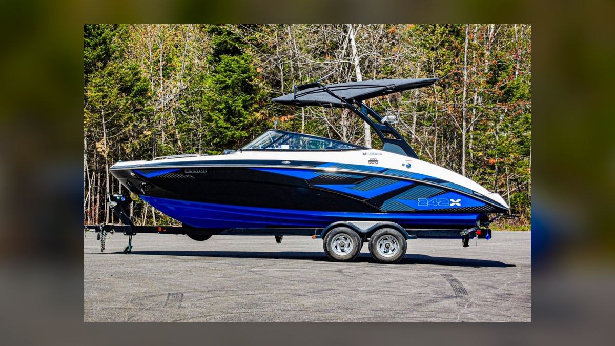 Top 10 Boats for Smith Mountain Lake 2027 — figure 10
