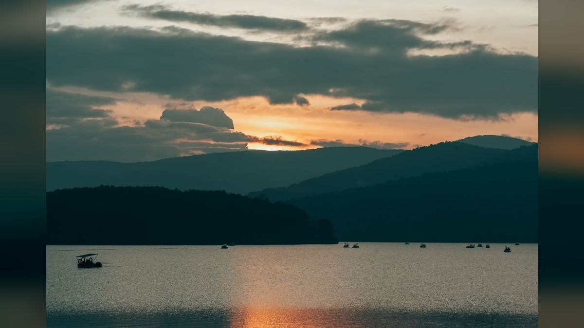 Top 10 Boats for Smith Mountain Lake 2027 — figure 3