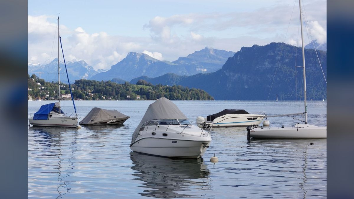Top 10 Boats for Smith Mountain Lake 2027 — figure 4