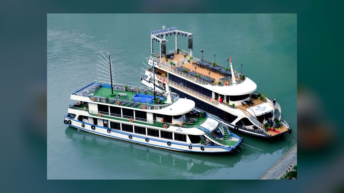 Top 10 Boats for Entertaining 2027 — figure 9