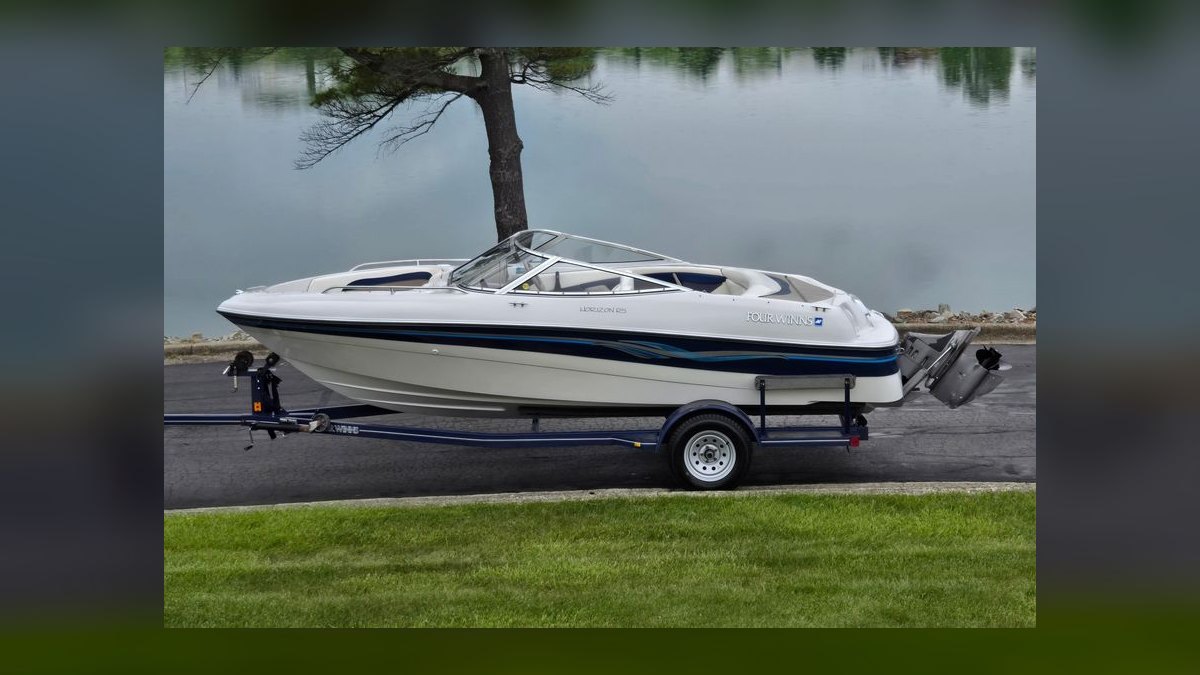 Best Used Bowrider Boats Under $10,000 in 2027 (Ranked) — figure 3