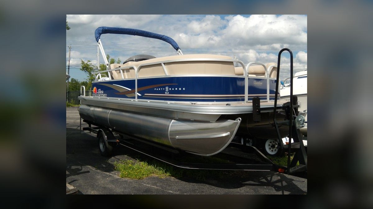 Best Used Pontoon Boats Under $20,000 in 2027 (Ranked) — figure 2