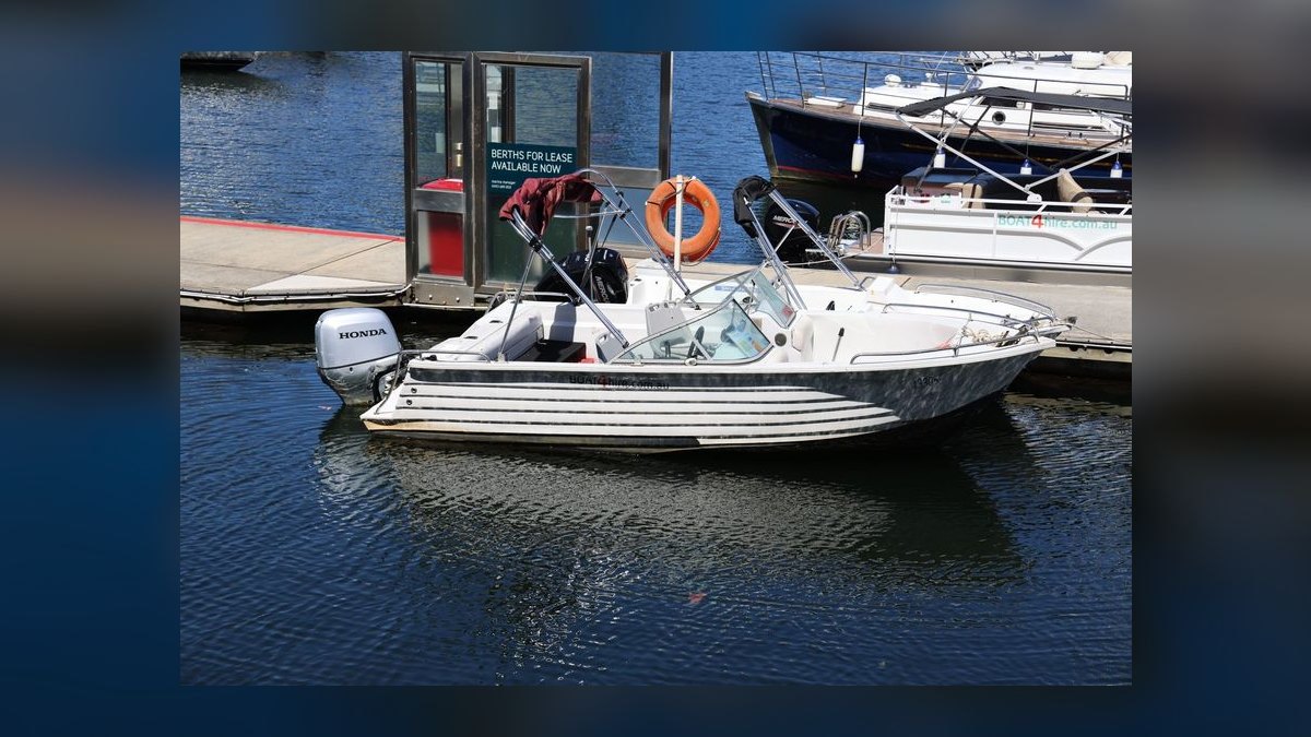 Best Used Pontoon Boats Under $20,000 in 2027 (Ranked) — figure 9