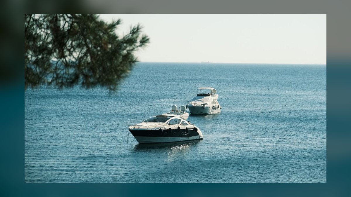 Best Used Express Cruisers Under $20,000 in 2027 (Ranked) — figure 10