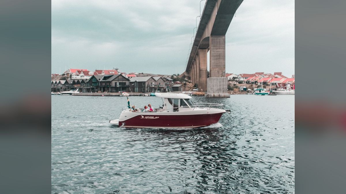 Best Used Walkaround Boats Under $30,000 in 2027 (Ranked) — figure 1