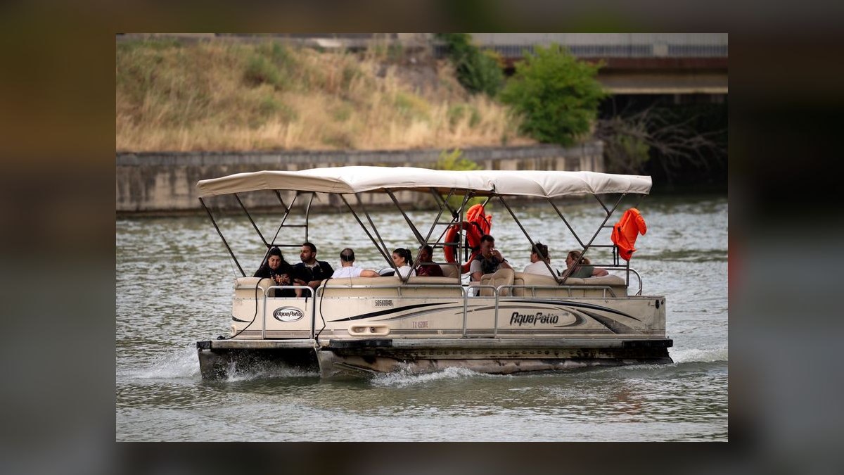 Best Used Pontoon Boats Under $50,000 in 2027 (Ranked) — figure 4