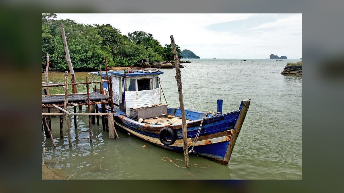 Best Used Pontoon Boats Under $75,000 in 2027 (Ranked) — figure 1