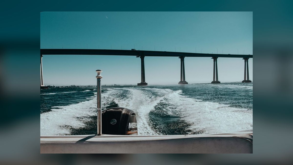 Best Used Pontoon Boats Under $100,000 in 2027 (Ranked) — figure 10