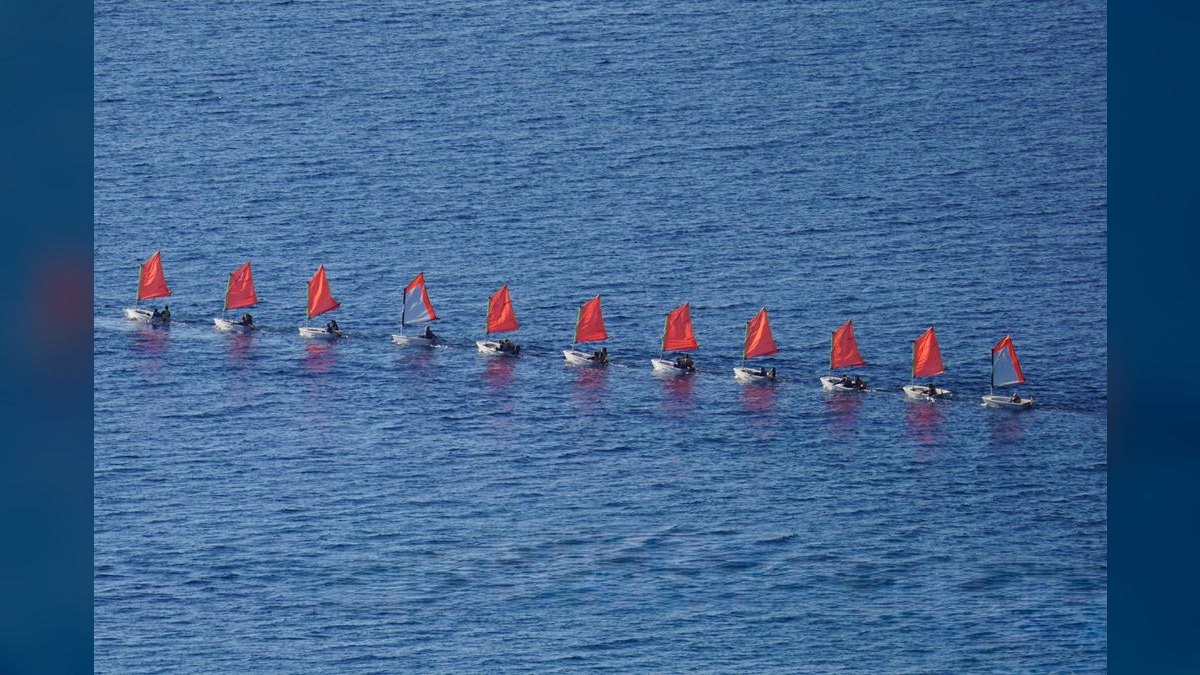 Best Boats for Big Groups in 2027 (Ranked)