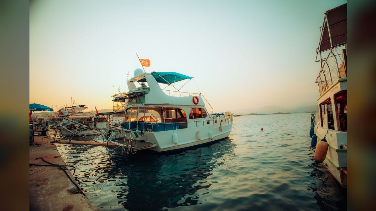 Best Boats for Day Trips in 2027 (Ranked) — figure 1