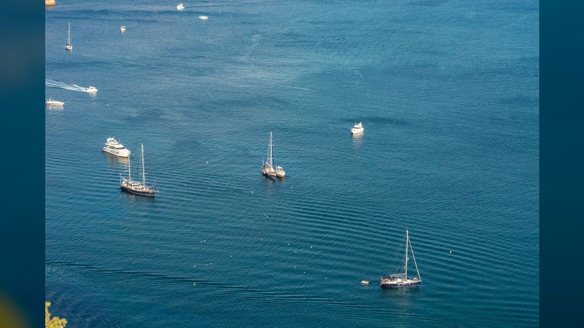 Best Boats for Rough Water in 2027 (Ranked)