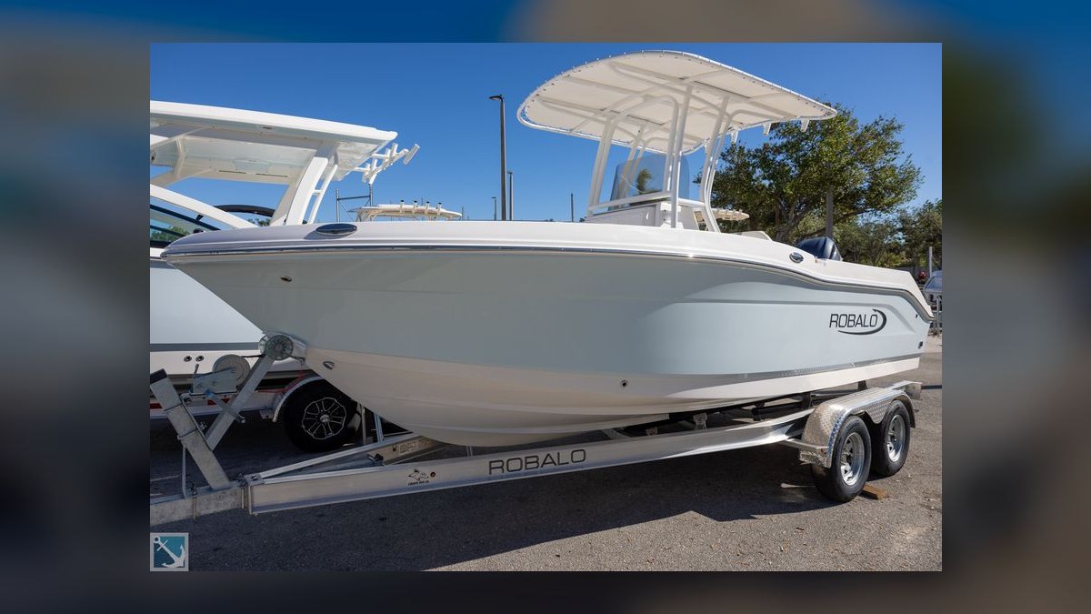 Best Robalo Boat Models (Ranked) in 2027 — figure 5