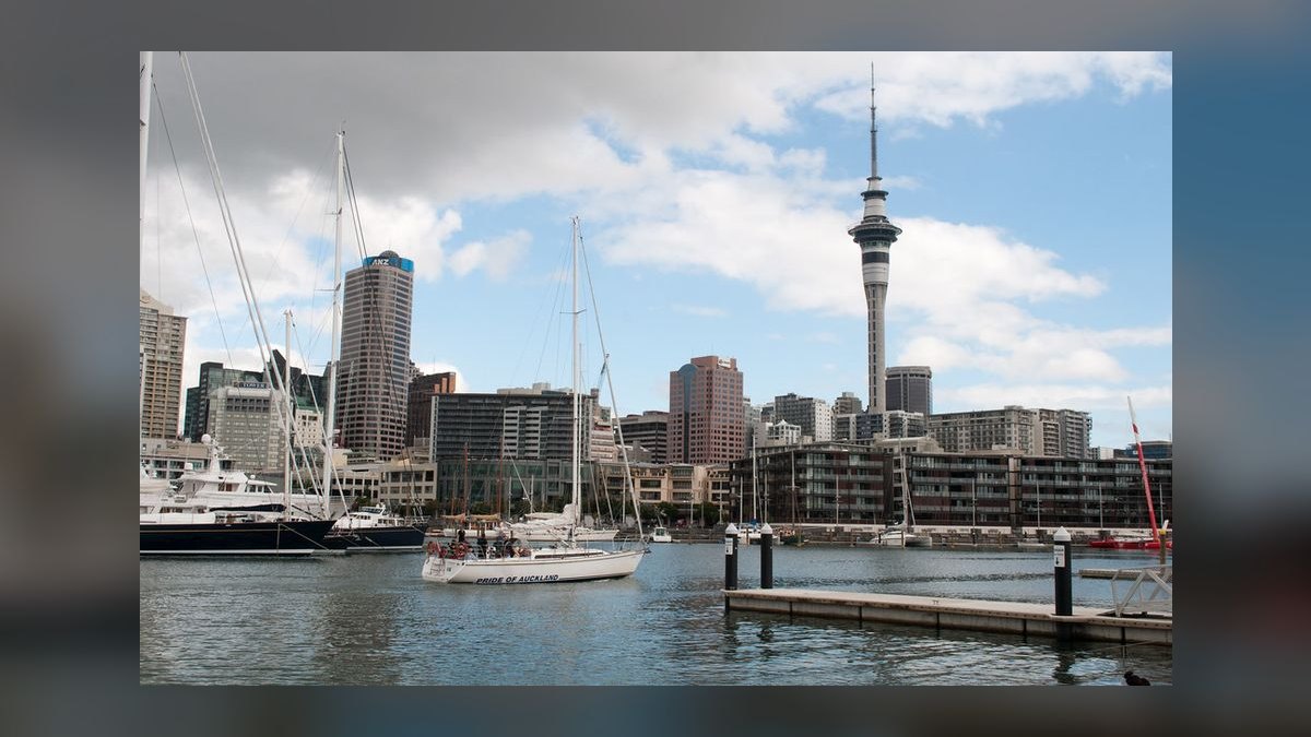 Top 10 Sailboats 2024 — figure 10