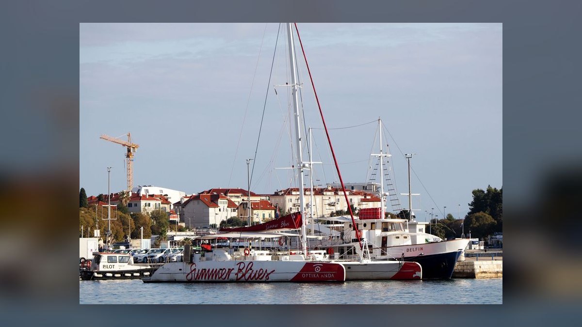 Top 10 Power Catamarans 2024 — figure 7
