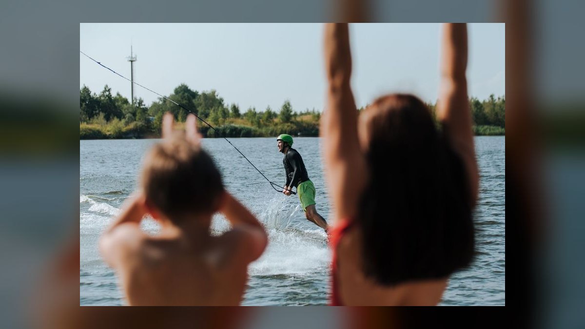 Top 10 Wakeboard Boats 2026 — figure 10