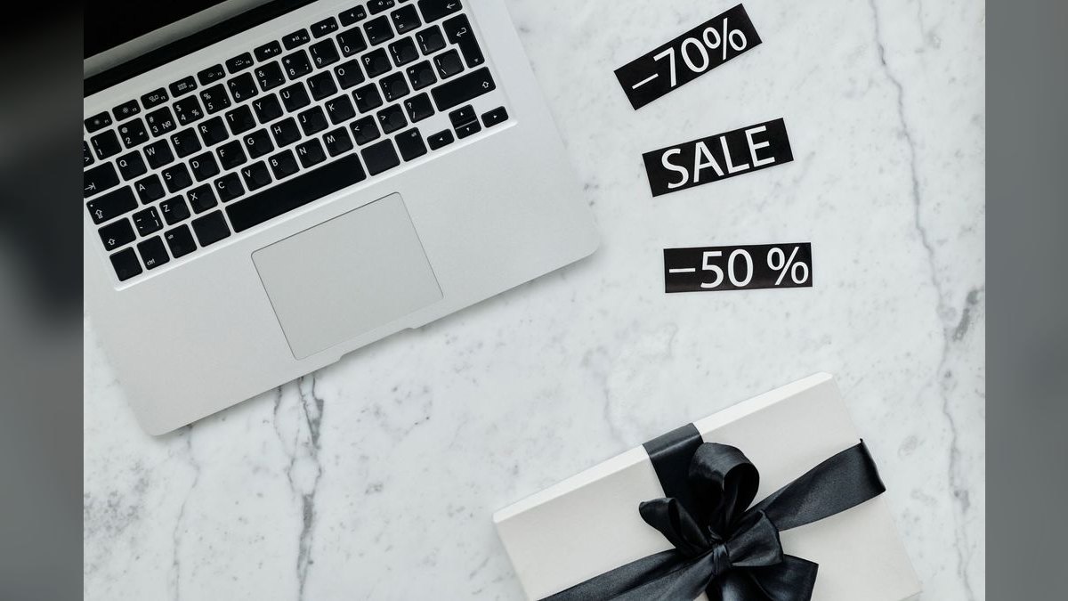 What is the ideal ratio of sales to marketing data sources in a RevOps dashboard in 2027 — figure 6