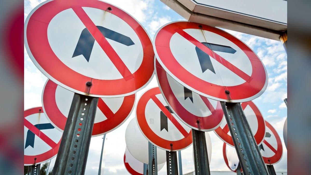 What are the key signs your RevOps workflow is causing friction for customer handoffs in 2027?