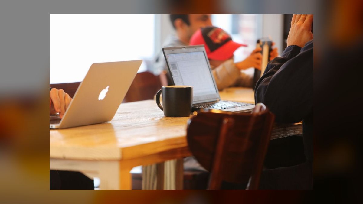 How do you automate contract renewal notifications without a CPQ system in 2027 — figure 10