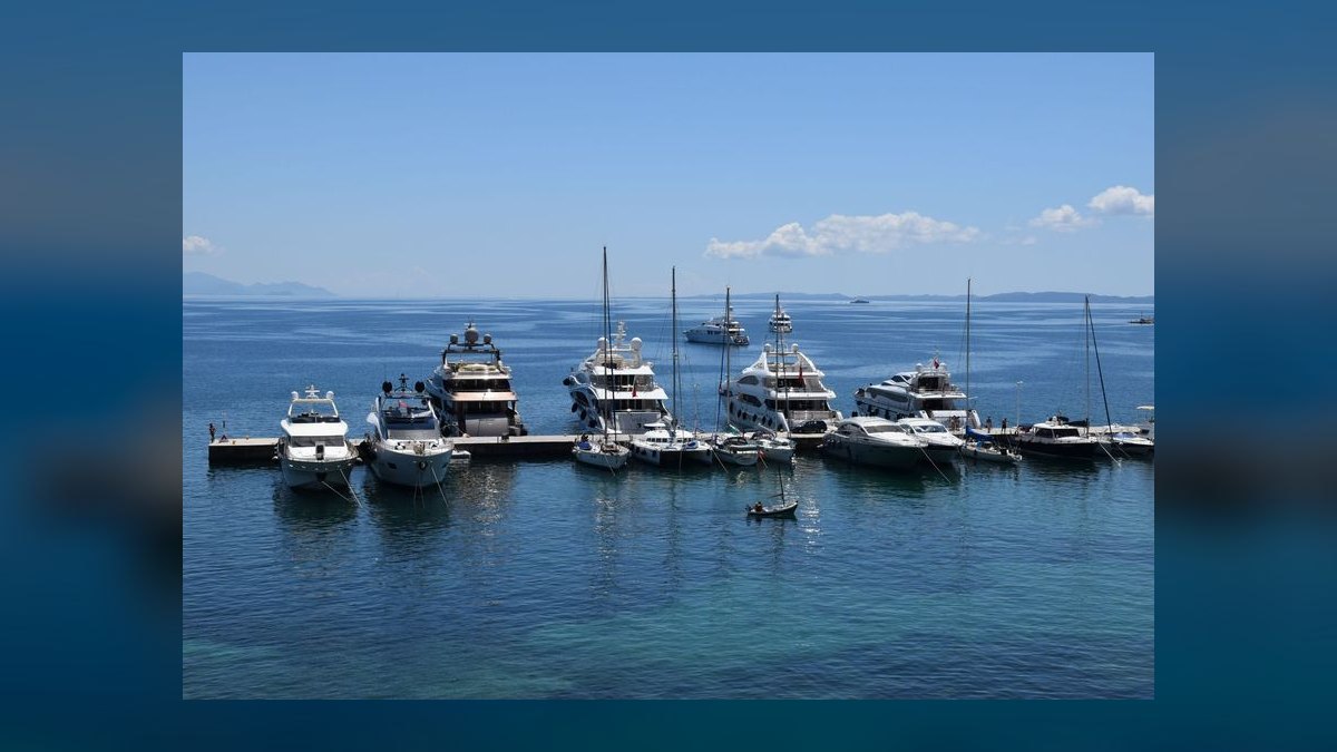 Top 10 Motor Yachts 2027 — figure 3