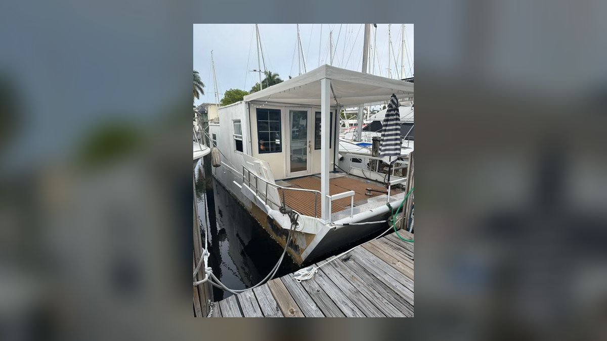 Top 10 Houseboat Models for Lake Living 2027 — figure 10