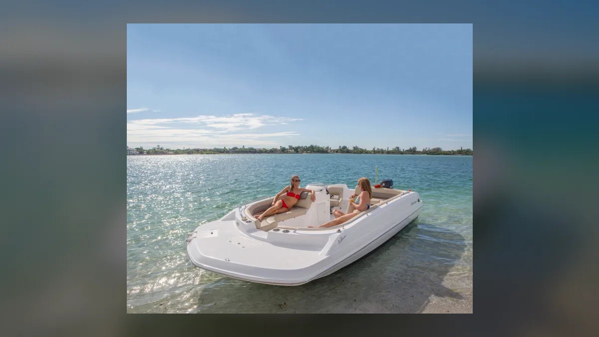 How do I choose between a bowrider and a deck boat for family outings in 2027 — figure 5