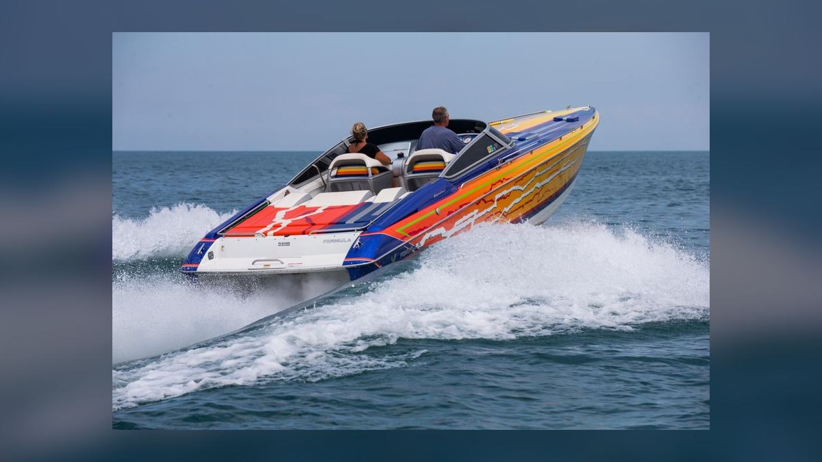 Top 10 Speed Boats 2011 — Best Overall + Best Value — figure 5