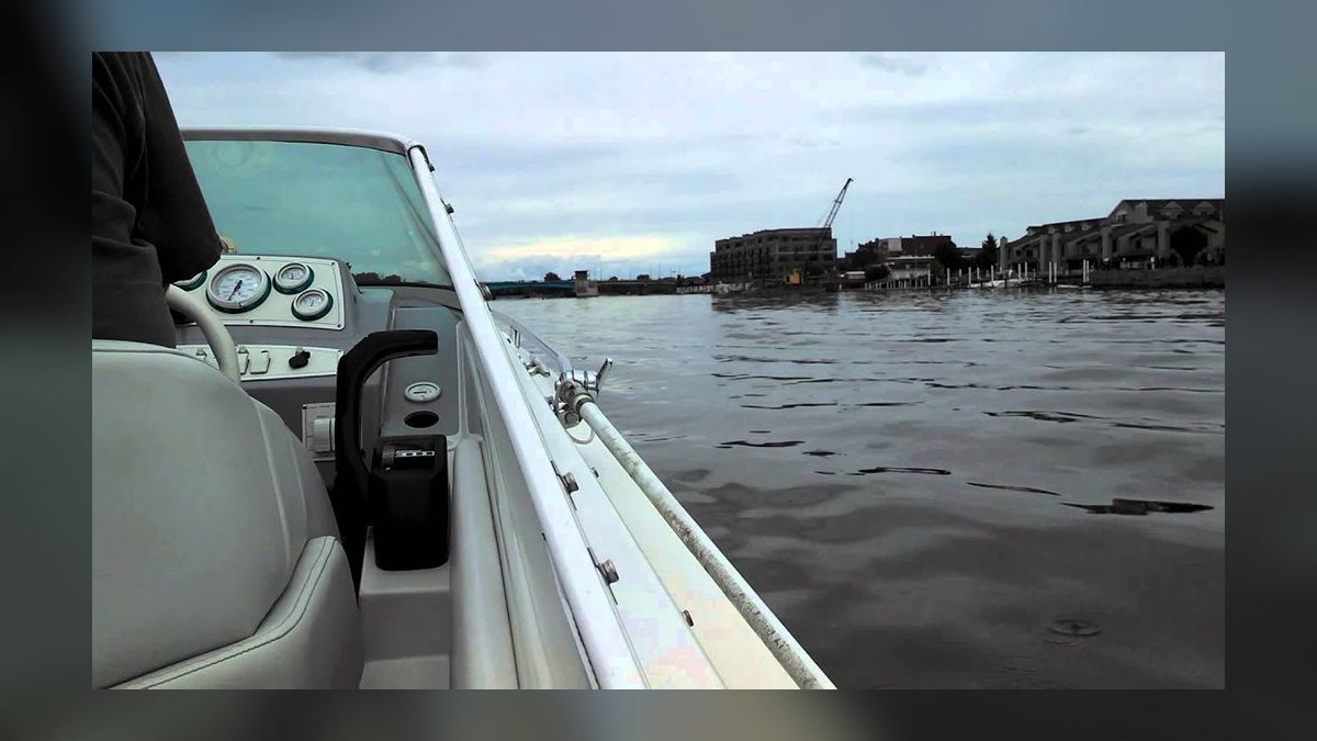 Top 10 Speed Boats 1993 — Best Overall + Best Value — figure 10
