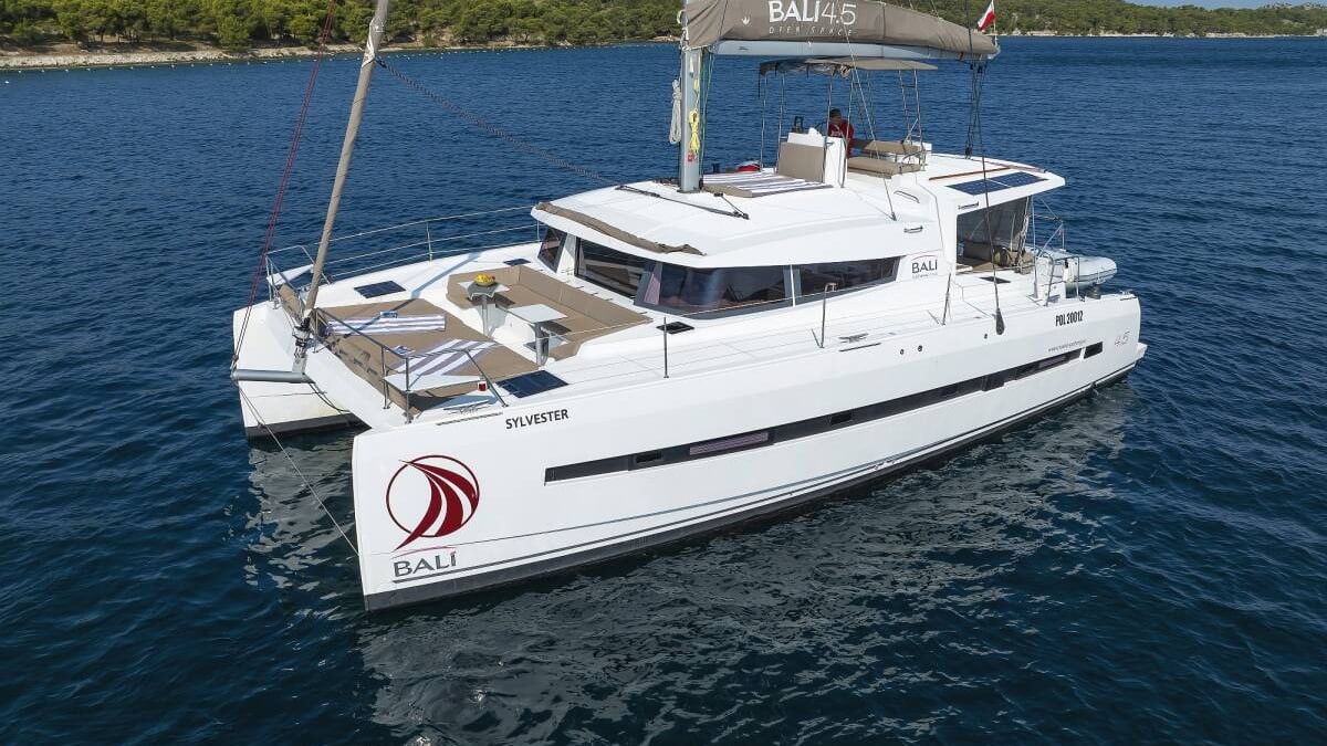Top 10 Catamarans 2017 — Best Overall + Best Value — figure 4