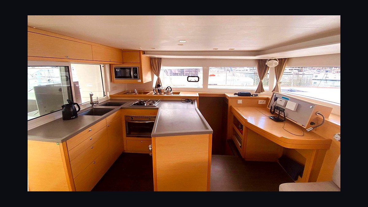Top 10 Catamarans 2017 — Best Overall + Best Value