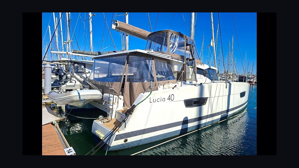 Top 10 Catamarans 2016 — Best Overall + Best Value — figure 10