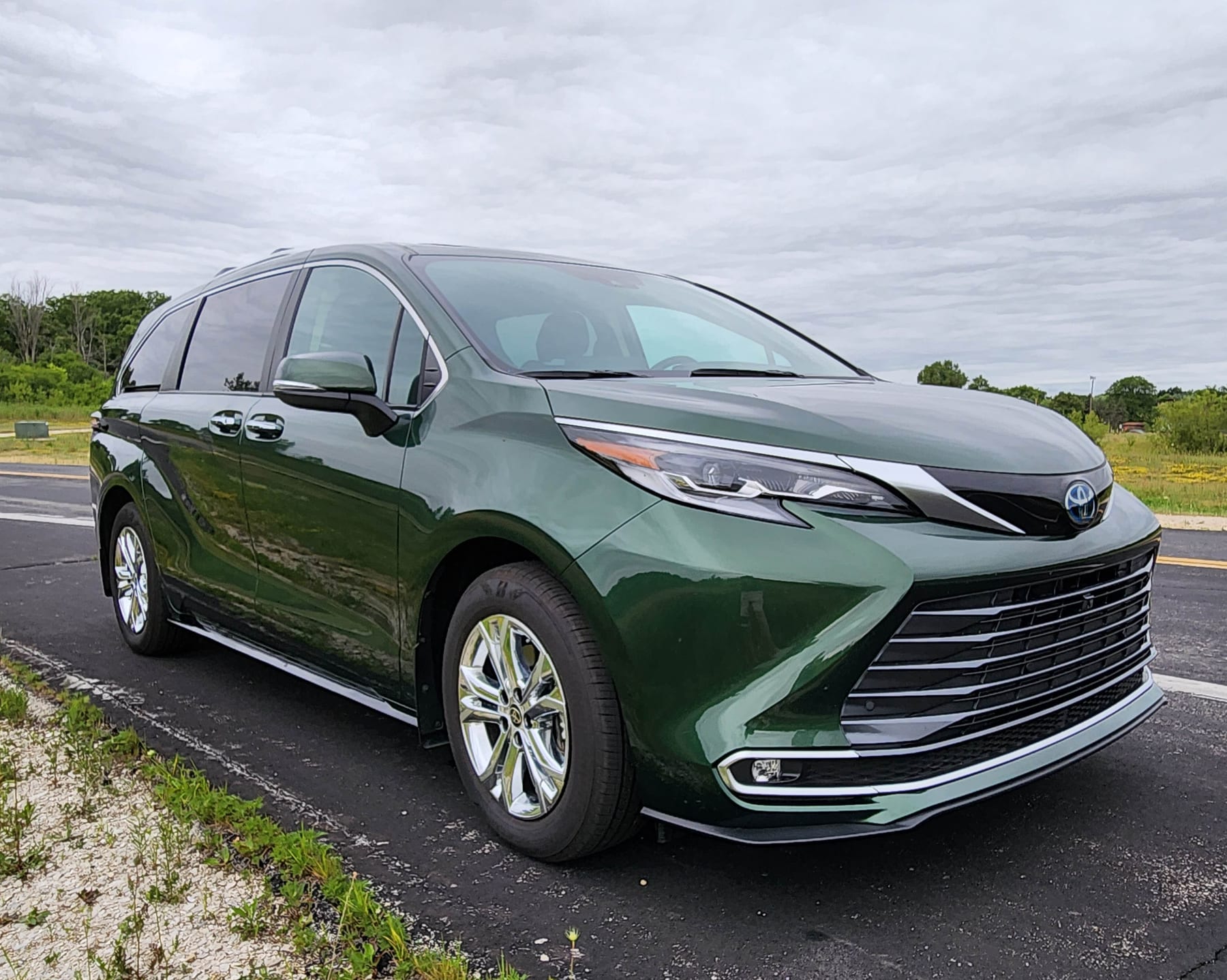 Top 10 Minivans 2026 — Best Overall + Best Value — figure 9