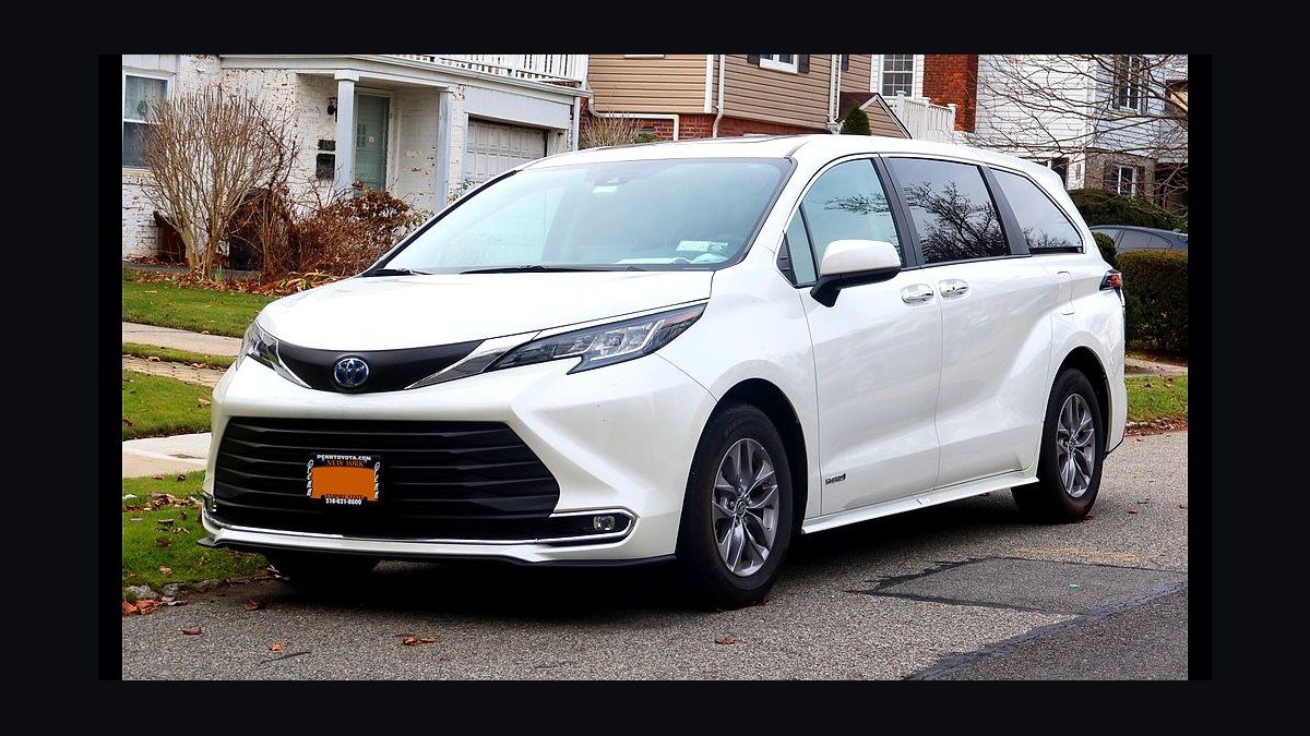 Top 10 Minivans 2025 — Best Overall + Best Value