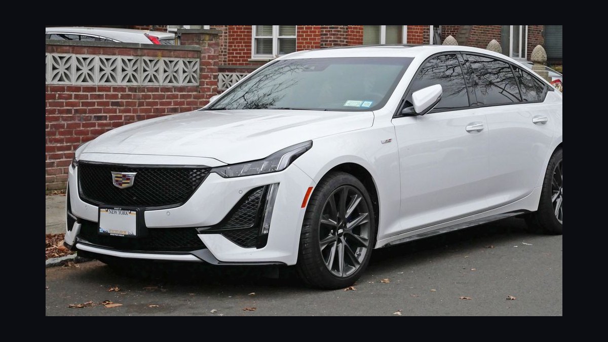 Top 10 Luxury Sedans 2027 — Best Overall + Best Value — figure 9