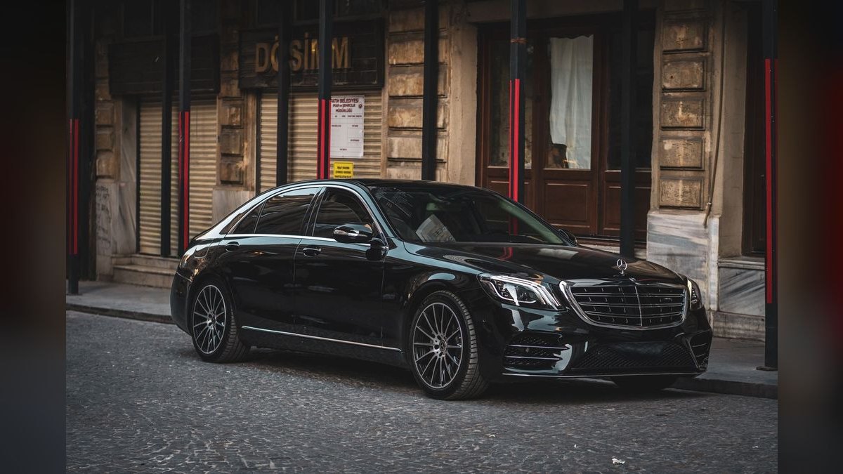 Top 10 Luxury Sedans 2025 — Best Overall + Best Value — figure 1