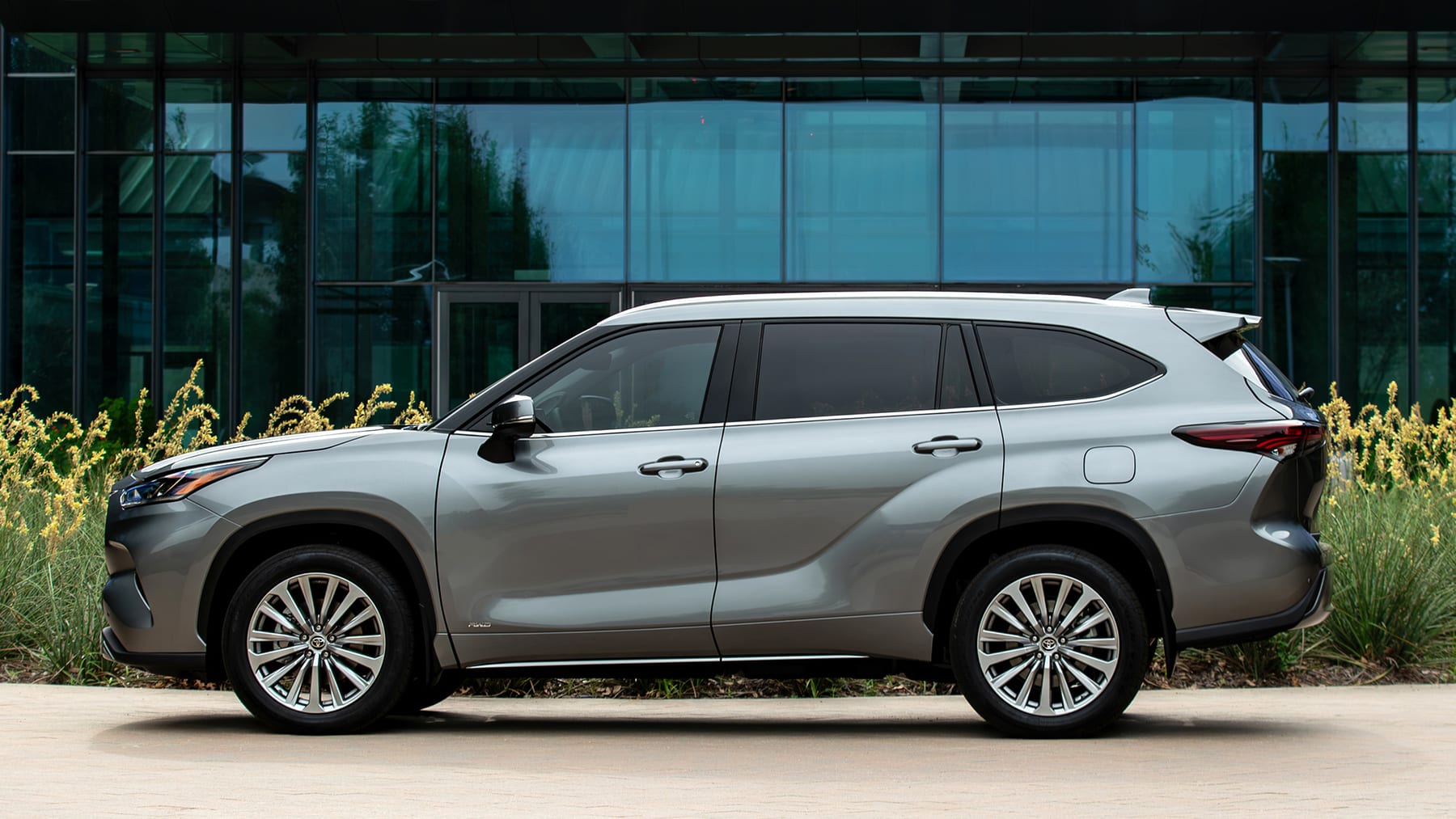 Top 10 Hybrid SUVs 2024 — Best Overall + Best Value — figure 6