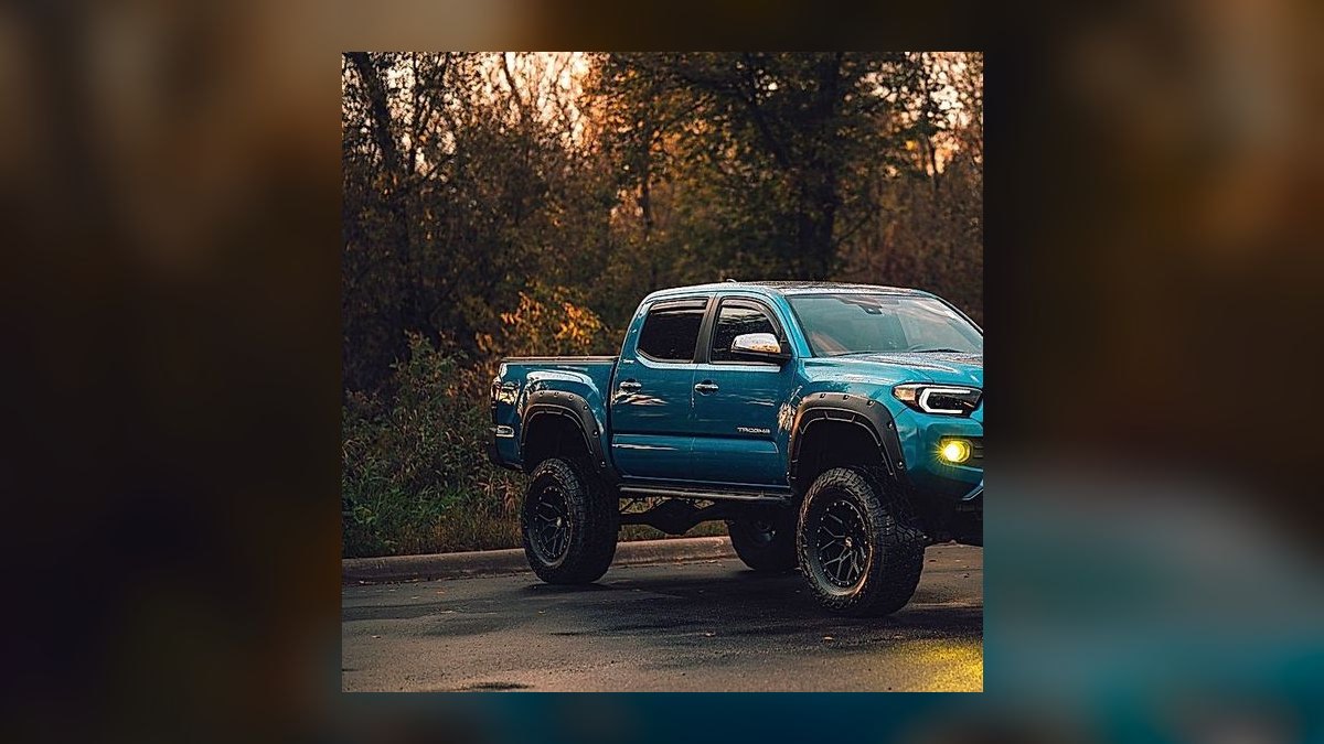 Top 10 Full-Size Pickup Trucks 2020 — Best Overall + Best Value