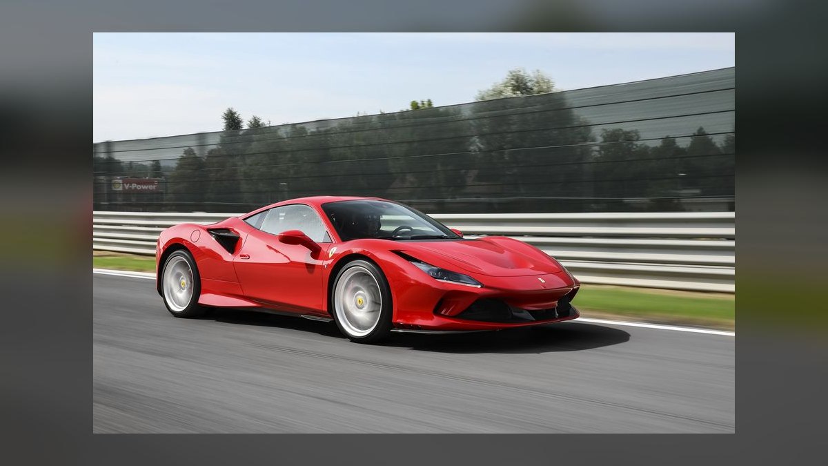 Top 10 Supercars 2022 — Best Overall + Best Value — figure 6