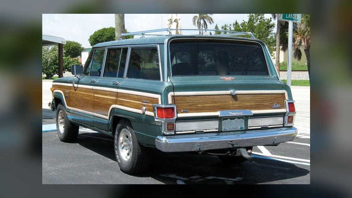 Top 10 SUVs and 4x4s 1975 — Best Overall + Best Value — figure 8