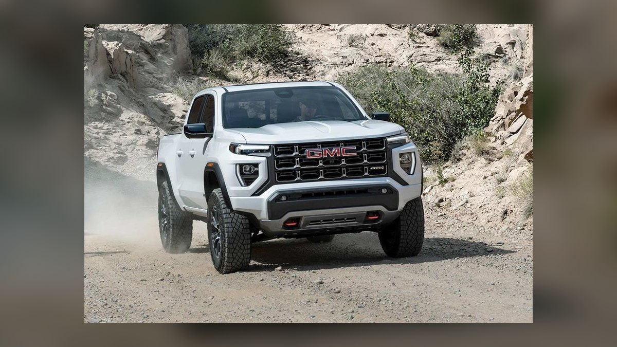Top 10 Mid-Size Pickup Trucks 2021 — Best Overall + Best Value — figure 7