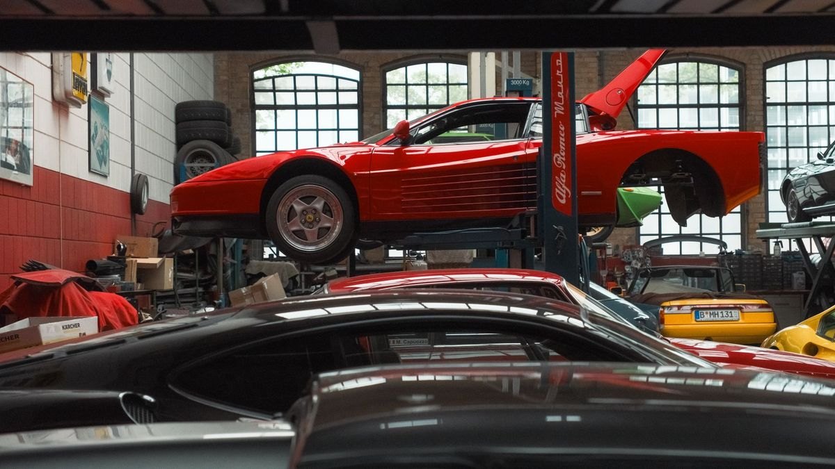 Top 10 Sports Cars 1981 — Best Overall + Best Value