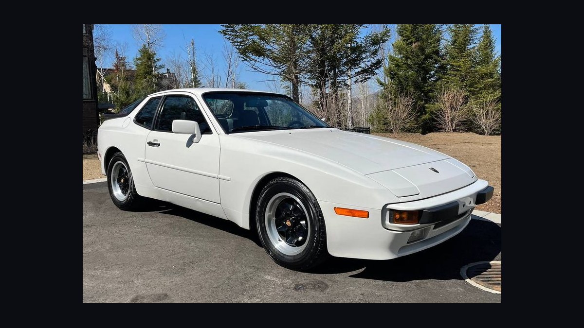 Top 10 Sports Cars 1983 — Best Overall + Best Value