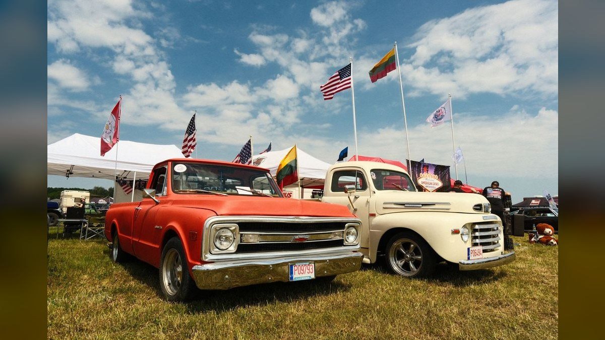 Top 10 Mid-Size Pickup Trucks 2020 — Best Overall + Best Value