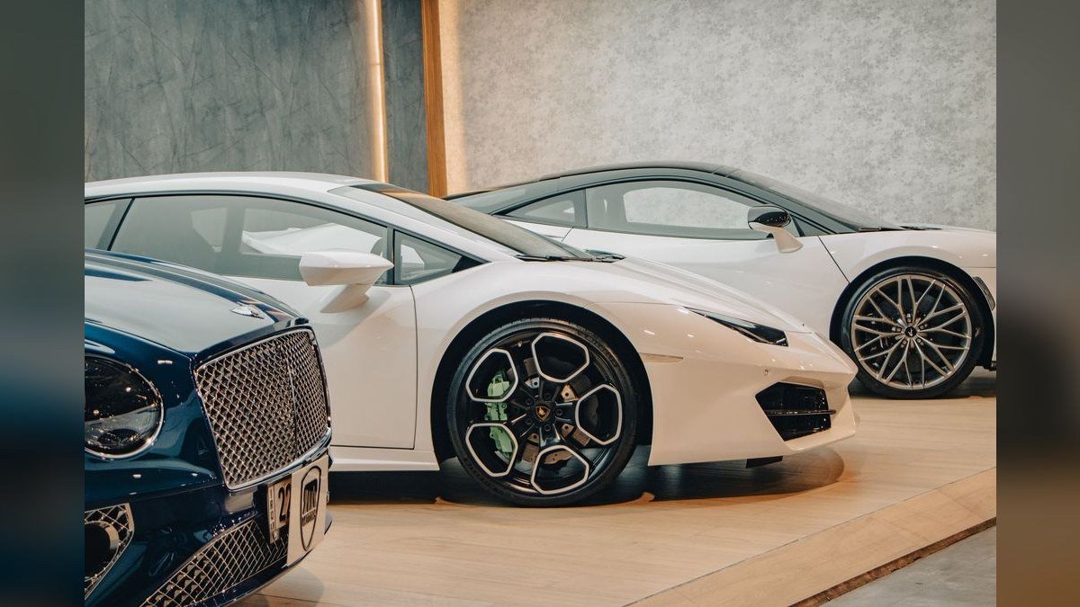 Top 10 Luxury EVs 2026 — Best Overall + Best Value