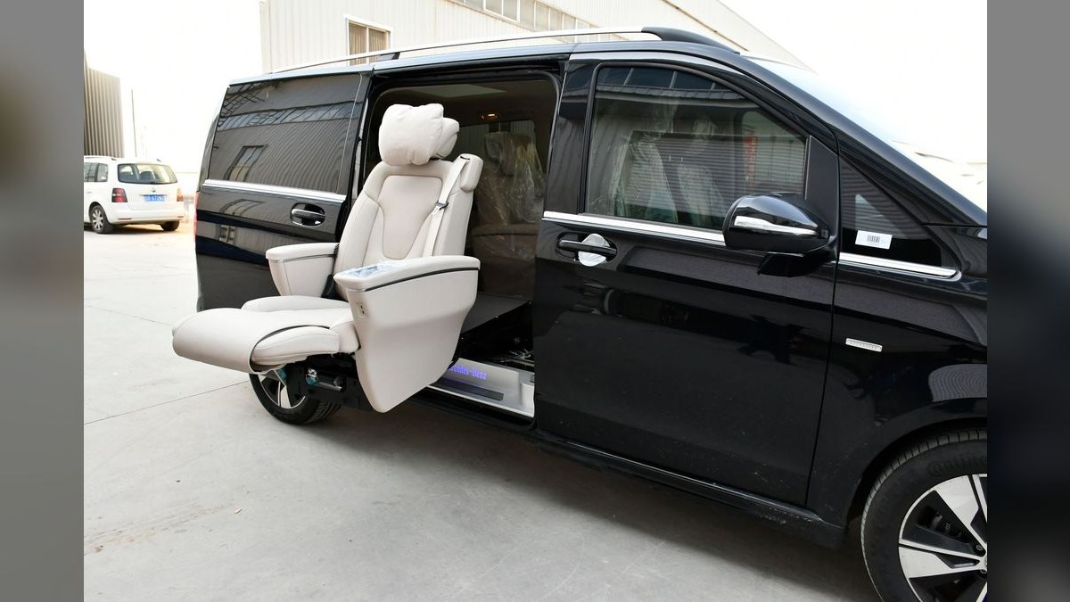Top 10 Luxury Minivans 2026 — Best Overall + Best Value — figure 4