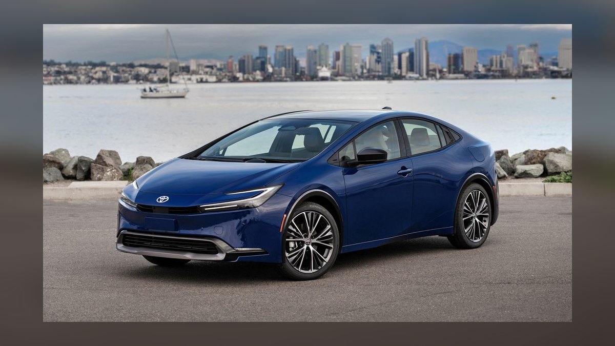 Best Cars for Short Commutes in 2027 — figure 1