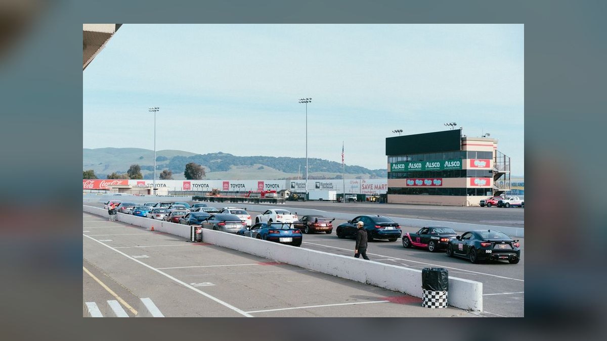 Best Track-Day Cars Under $60,000 in 2027 — figure 1