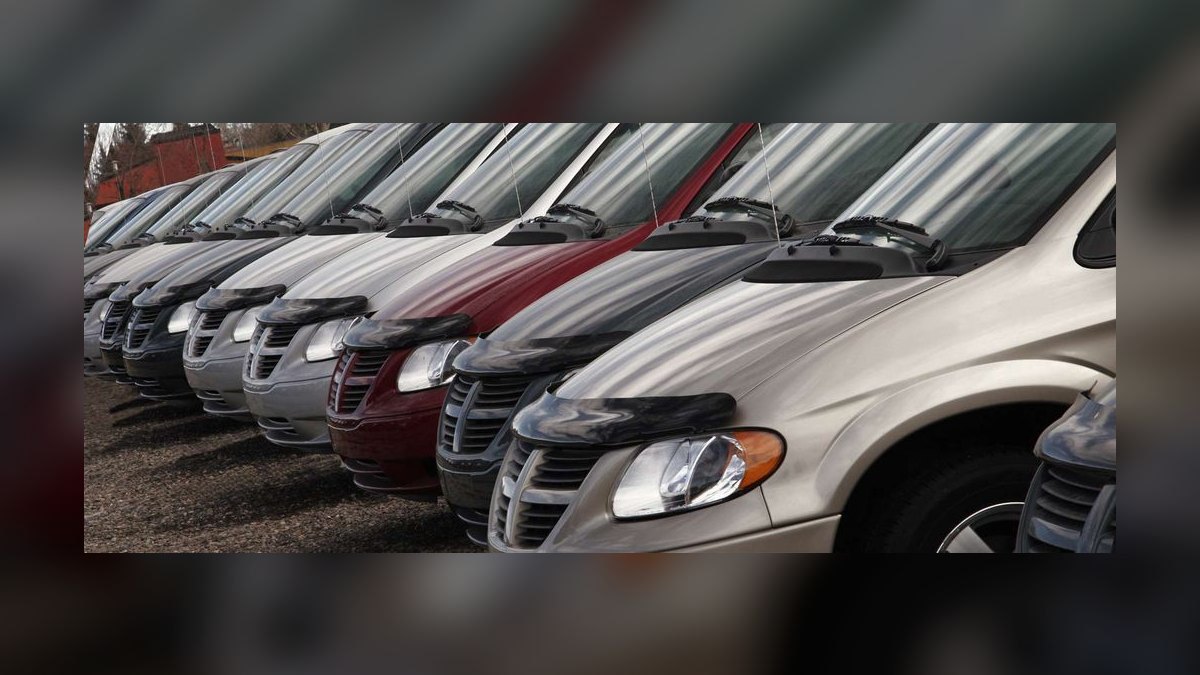 Best Used Minivans Under $10,000 in 2027 (Ranked) — figure 4