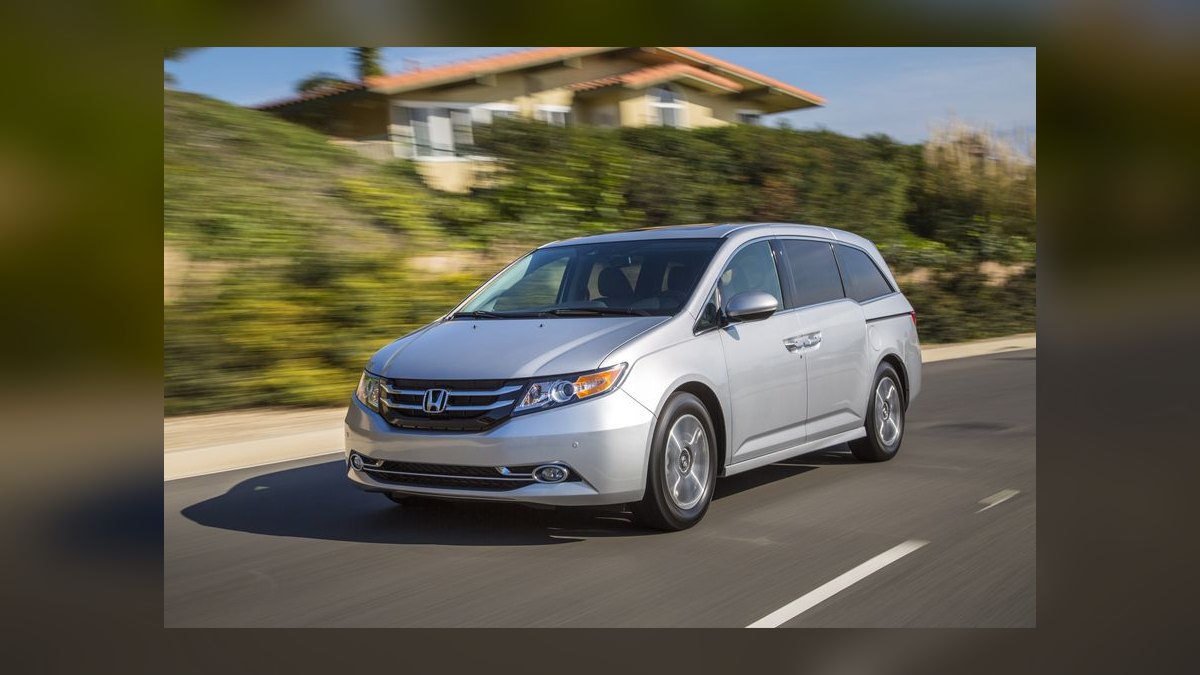 Best Used Minivans Under $25,000 in 2027 (Ranked) — figure 9