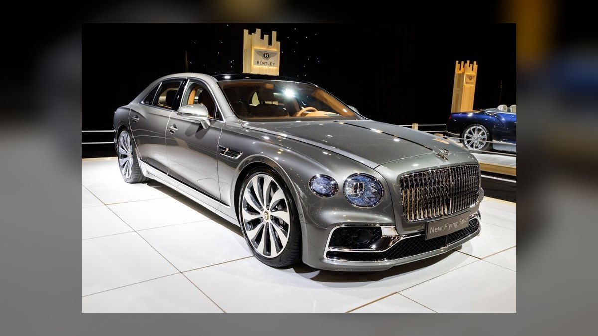 Best Used Luxury Cars Under $25,000 in 2027 (Ranked) — figure 3